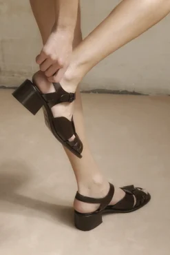 Ancora Squared Heeled><noscript><img width=