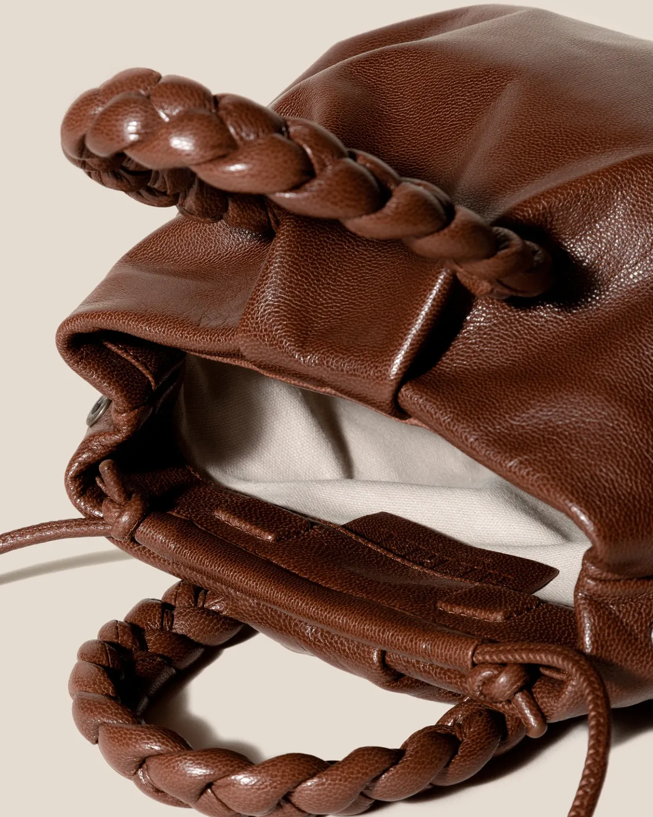 Bombon M Supple Shiny>Hereu Studio Online