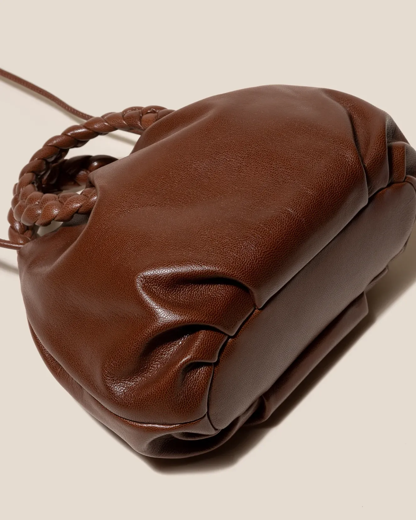 Bombon M Supple Shiny>Hereu Studio Online