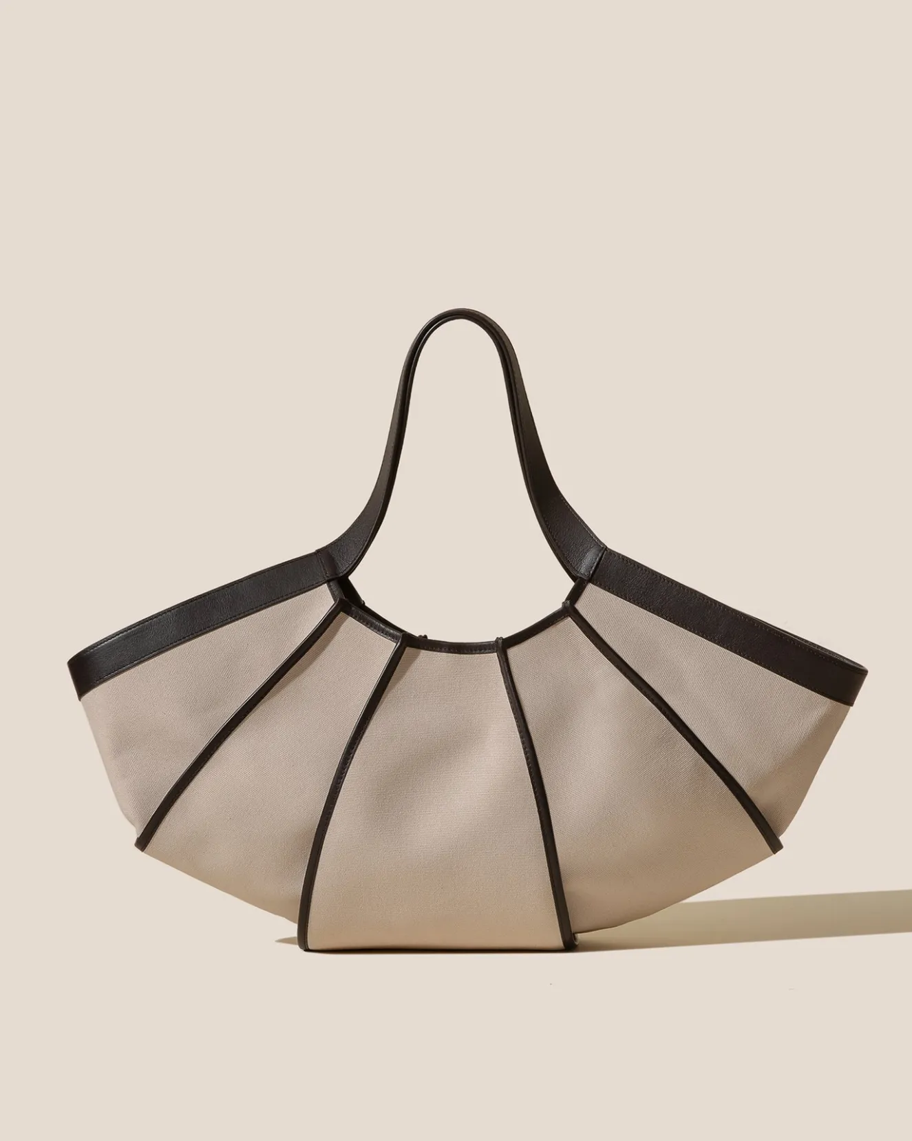 Delta>Hereu Studio Discount