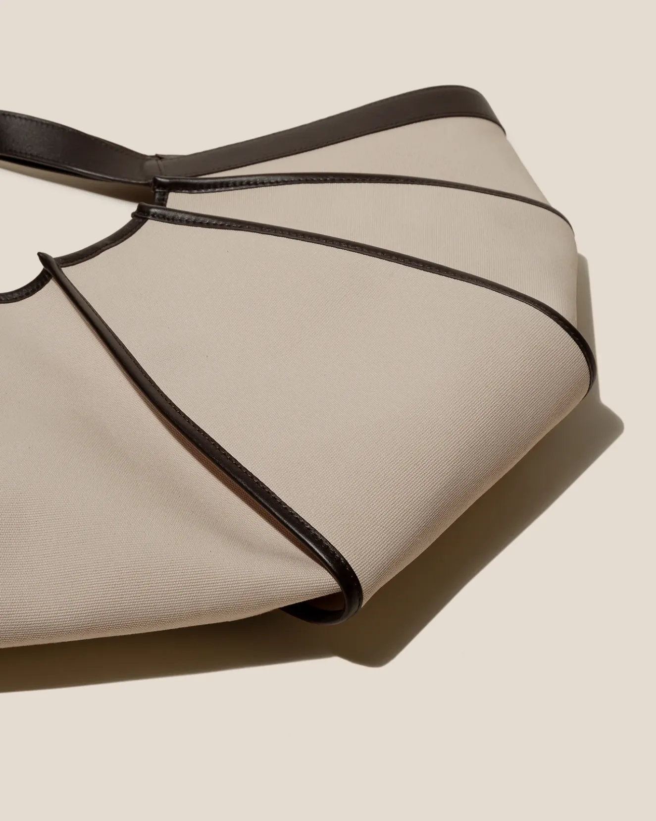 Delta>Hereu Studio Discount