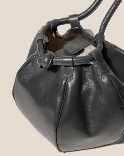 Globul Distressed><noscript><img width=