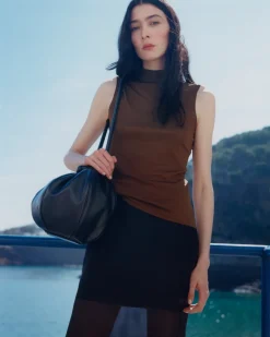 Globul Distressed><noscript><img width=