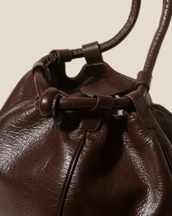 Globul Distressed><noscript><img width=