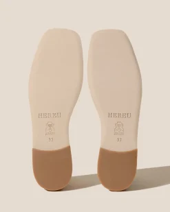 Llasada Metallic><noscript><img width=