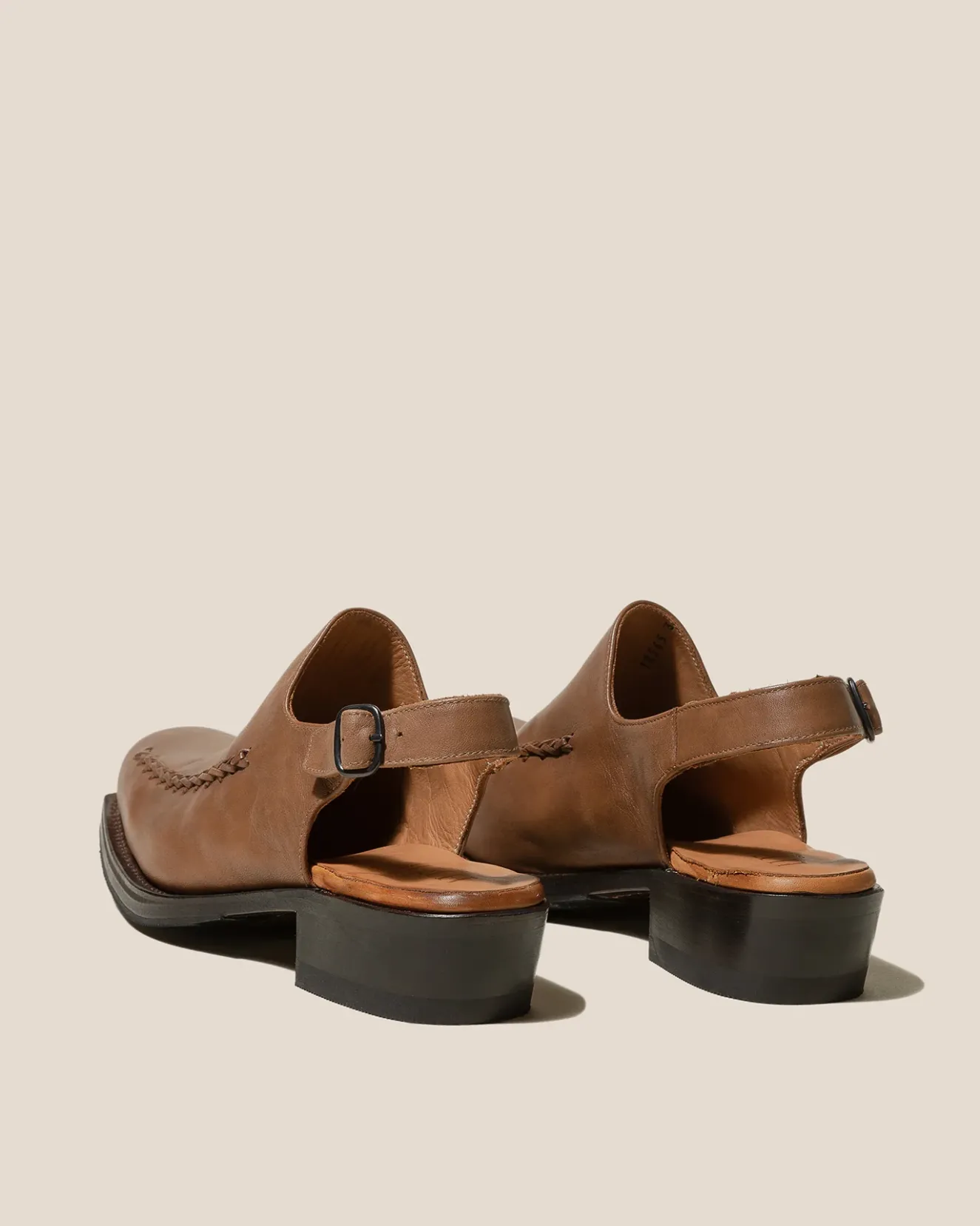 Saura>Hereu Studio Outlet